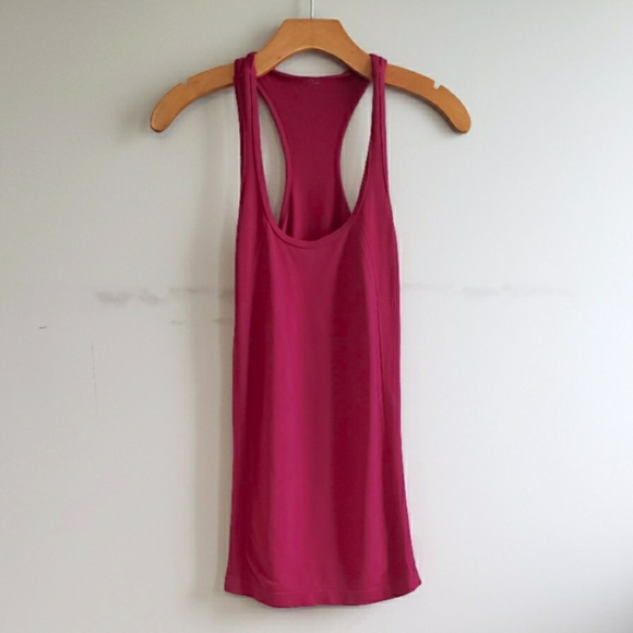 Fabletics Seamless Tank - Picture 2 of 9